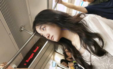 超高質量機場地鐵抄底5 驚現極品無內長腿美女 是方便借機小哥啪啪嗎 高清超高質量機場地鐵抄底 (7)